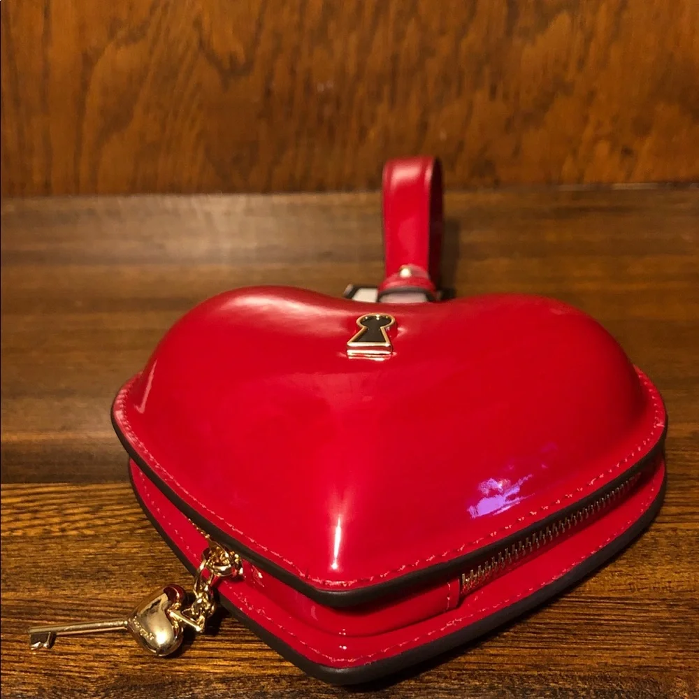 NWT-Kate Spade-Key To My Heart❤️Wristlet-Cherry Rouge-Patent Leather-$128